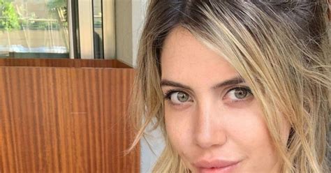 wanda nara notiblog|El desnudo total de Wanda Nara al límite de la censura en .